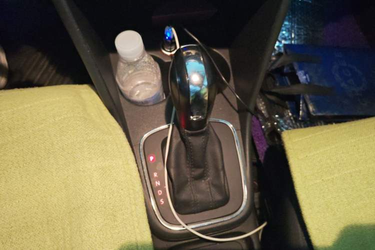 Used Volkswagen Polo 2014 1.6L Automatic Comfort Edition Gear Lever