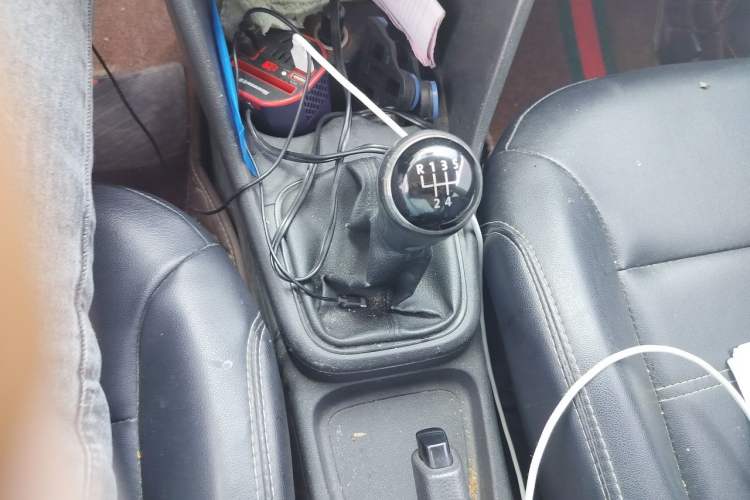 Used Volkswagen Polo 2014 1.4L Manual Fashion Edition Gear Lever