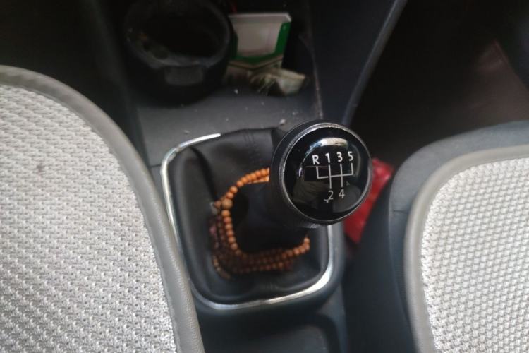 Used Volkswagen Polo 2014 1.4L Manual Comfort Edition Gear Lever