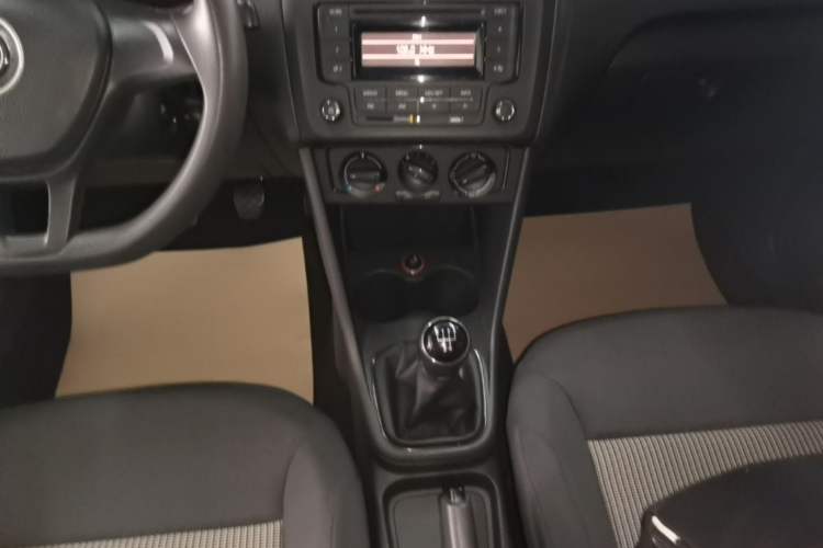 Used Volkswagen Polo 2014 1.4L Manual Fashion Edition Gear Lever