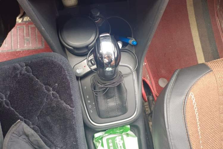 Used Volkswagen Polo 2014 1.6L Automatic Comfort Edition Gear Lever
