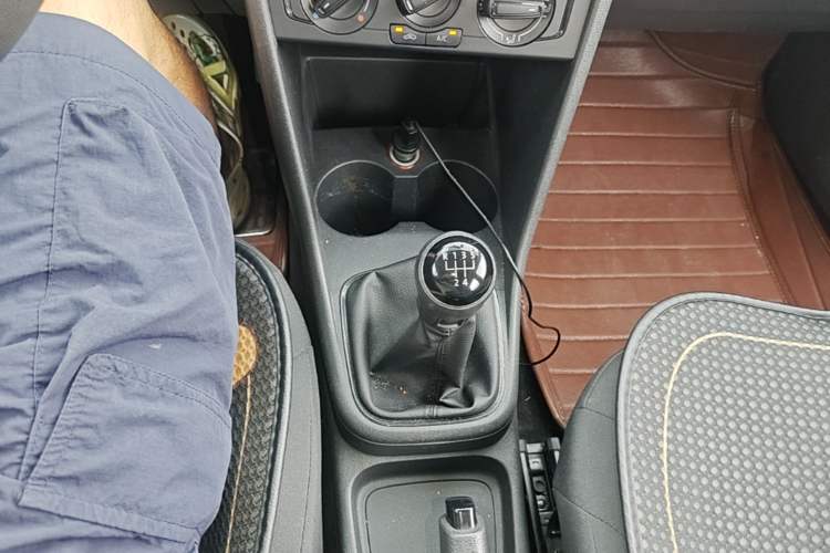 Used Volkswagen Polo 2014 1.4L Manual Fashion Edition Gear Lever