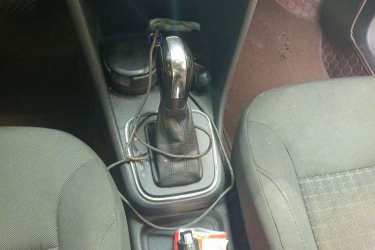 Used Volkswagen Polo 2014 1.6L Automatic Comfort Edition Gear Lever