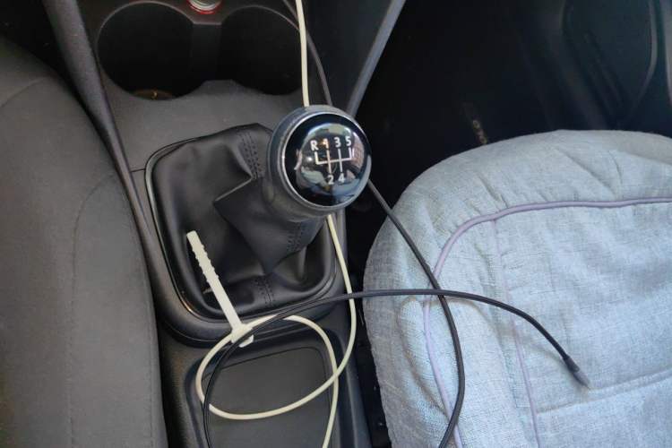 Used Volkswagen Polo 2014 1.4L Manual Fashion Edition Gear Lever
