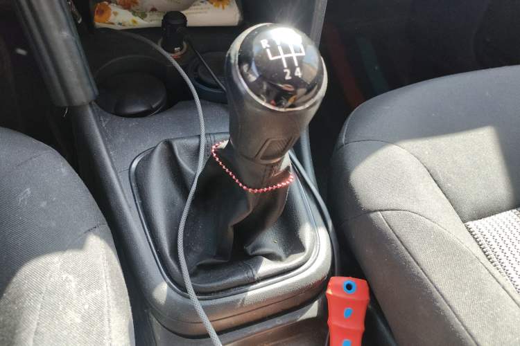 Used Volkswagen Polo 2014 1.4L Manual Fashion Edition Gear Lever
