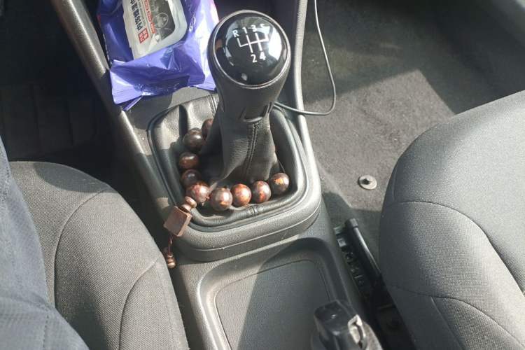 Used Volkswagen Polo 2014 1.4L Manual Fashion Edition Gear Lever