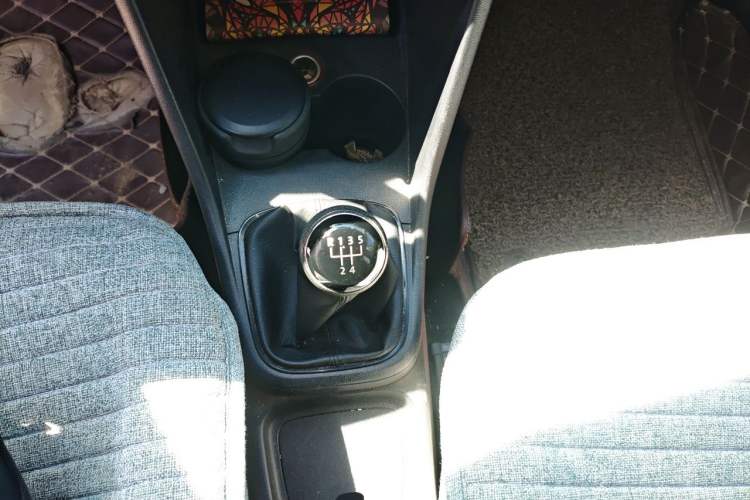 Used Volkswagen Polo 2014 1.4L Manual Fashion Edition Gear Lever