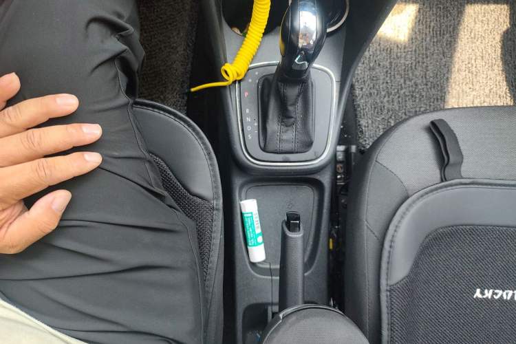 Used Volkswagen Polo 2014 1.4L Automatic Comfort Edition Gear Lever