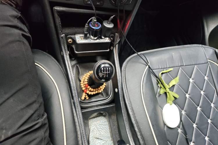 Used Volkswagen Polo 2014 1.4L Manual Fashion Edition Gear Lever