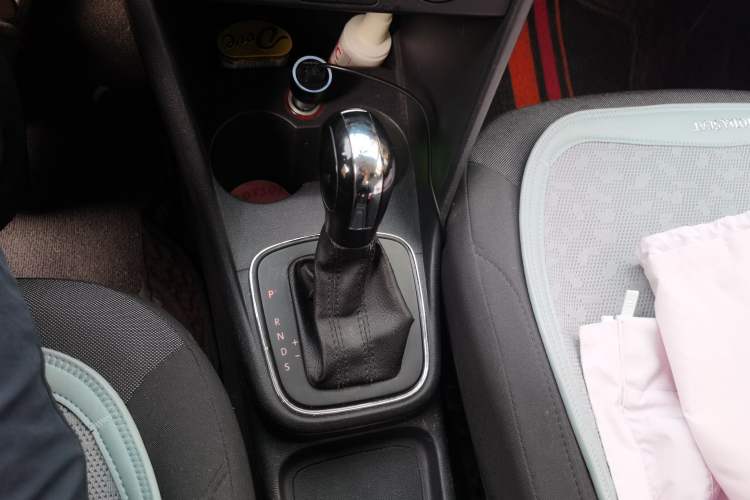 Used Volkswagen Polo 2014 1.4L Automatic Comfort Edition Gear Lever
