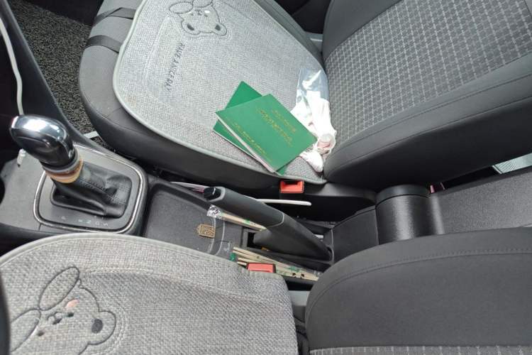 Used Volkswagen Polo 2014 1.4L Automatic Comfort Edition Gear Lever