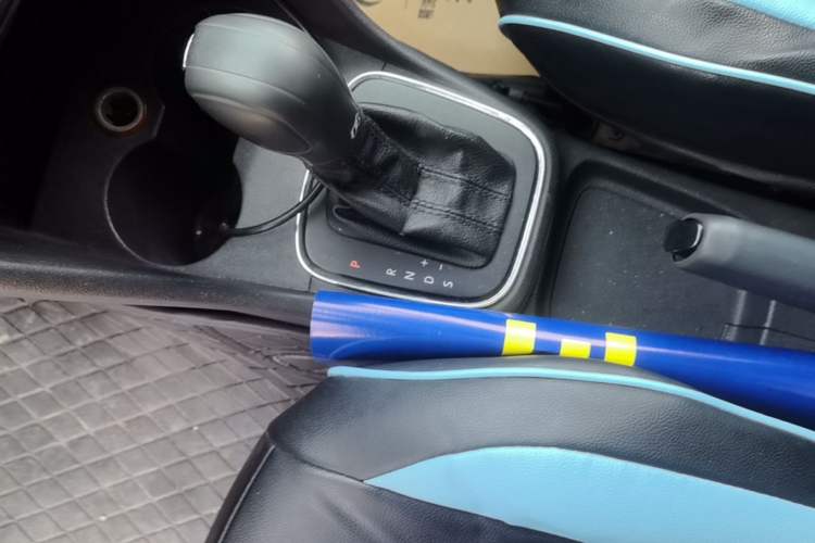 Used Volkswagen Polo 2014 1.4L Automatic Comfort Edition Gear Lever