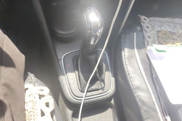Used Volkswagen Polo 2014 1.4L Automatic Comfort Edition Gear Lever