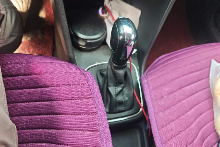 Used Volkswagen Polo 2014 1.6L Automatic Comfort Edition Gear Lever