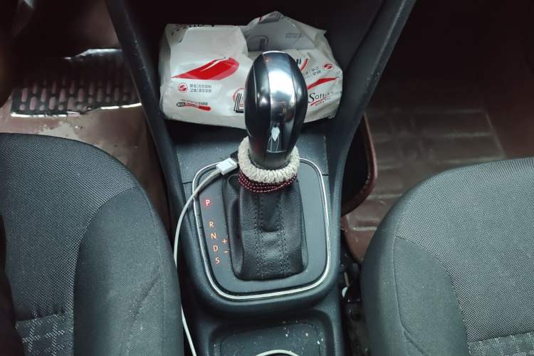 Used Volkswagen Polo 2014 1.4L Automatic Comfort Edition Gear Lever