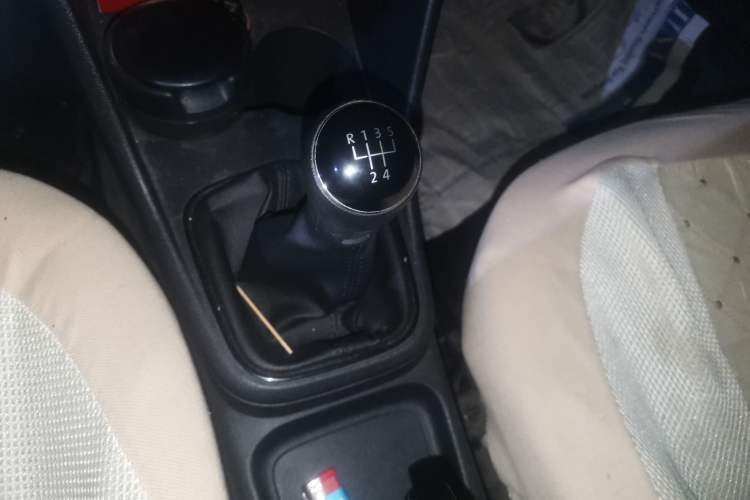 Used Volkswagen Polo 2014 1.4L Manual Fashion Edition Gear Lever