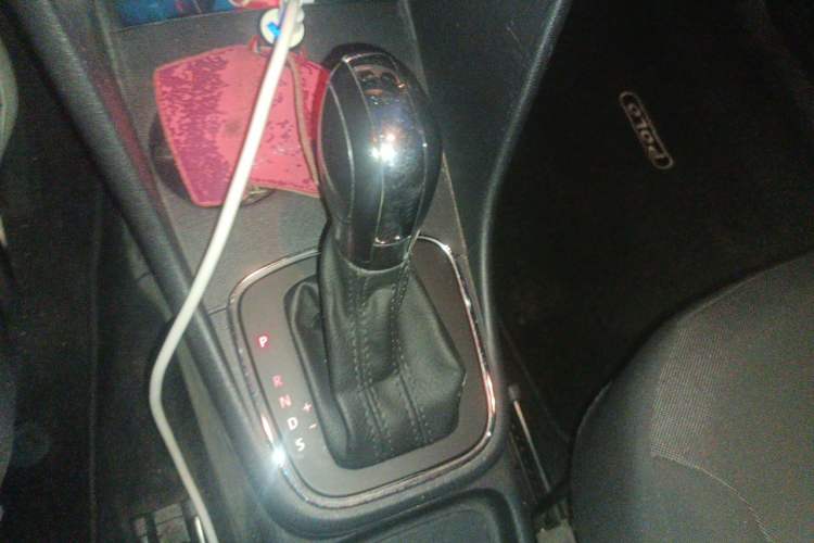 Used Volkswagen Polo 2014 1.4L Automatic Comfort Edition Gear Lever