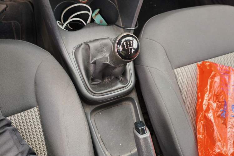 Used Volkswagen Polo 2014 1.4L Manual Fashion Edition Gear Lever