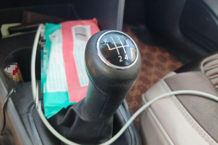 Used Volkswagen Polo 2014 1.4L Manual Fashion Edition Gear Lever
