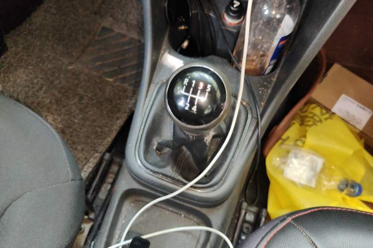 Used Volkswagen Polo 2014 1.4L Manual Fashion Edition Gear Lever