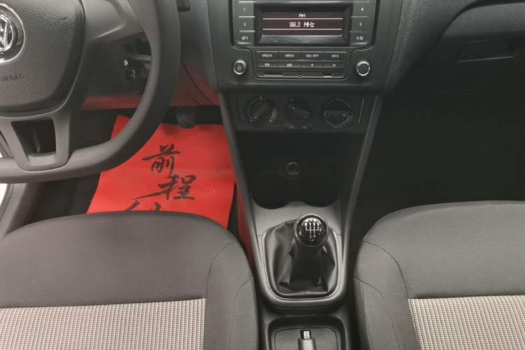 Used Volkswagen Polo 2014 1.4L Manual Fashion Edition Gear Lever