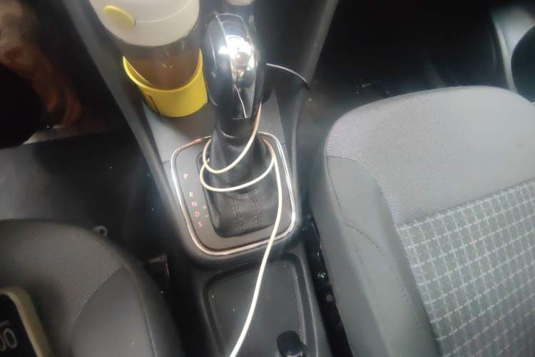 Used Volkswagen Polo 2014 1.6L Automatic Comfort Edition Gear Lever