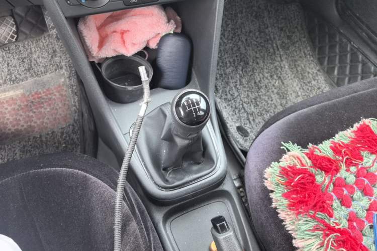 Used Volkswagen Polo 2014 1.4L Manual Fashion Edition Gear Lever