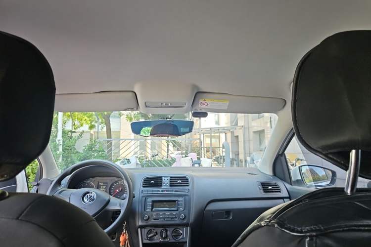Used Volkswagen Polo 2014 1.4L Manual Fashion Edition Headliner
