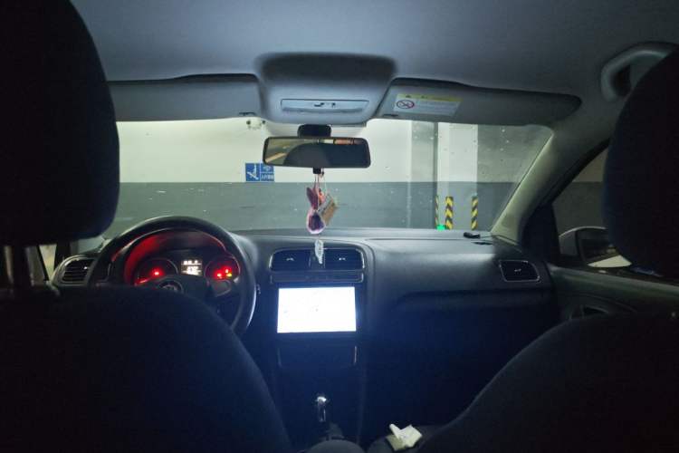 Used Volkswagen Polo 2014 1.6L Automatic Comfort Edition Headliner