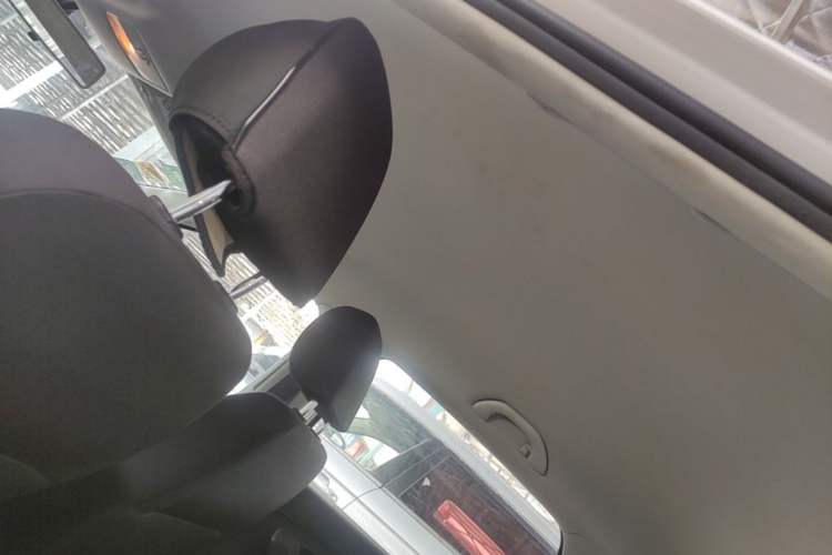 Used Volkswagen Polo 2014 1.6L Automatic Comfort Edition Headliner