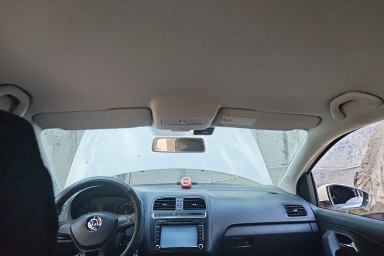 Used Volkswagen Polo 2014 1.4L Manual Fashion Edition Headliner