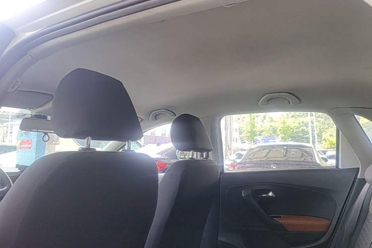 Used Volkswagen Polo 2014 1.6L Manual Comfort Edition Headliner