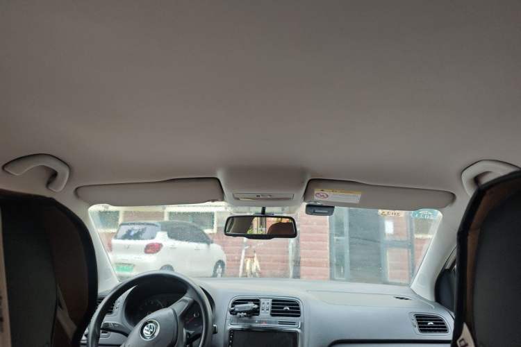 Used Volkswagen Polo 2014 1.4L Manual Fashion Edition Headliner