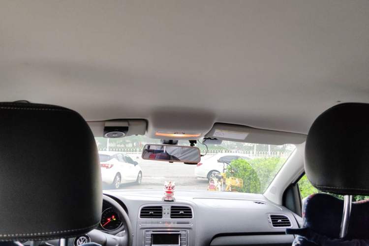 Used Volkswagen Polo 2014 1.6L Automatic Comfort Edition Headliner
