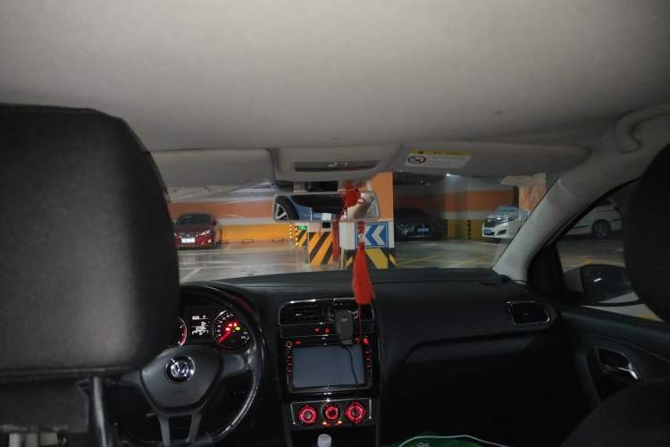 Used Volkswagen Polo 2014 1.6L Automatic Comfort Edition Headliner