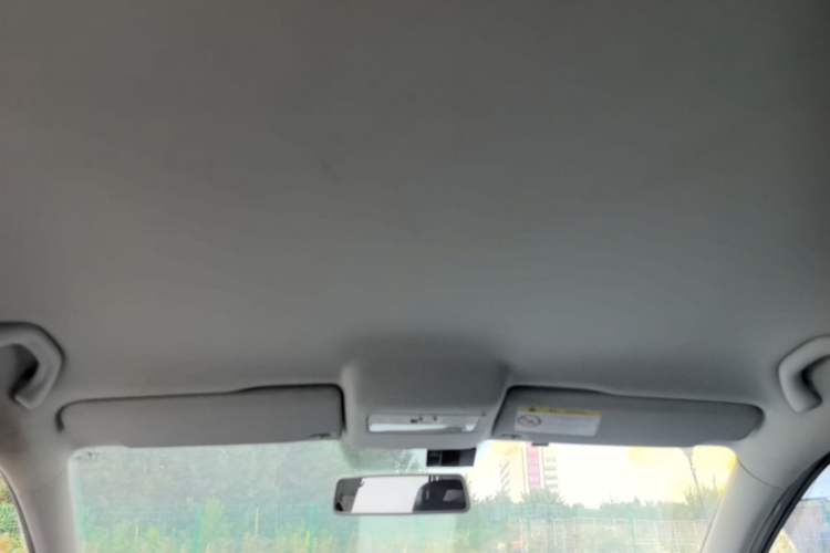 Used Volkswagen Polo 2014 1.4L Manual Fashion Edition Headliner