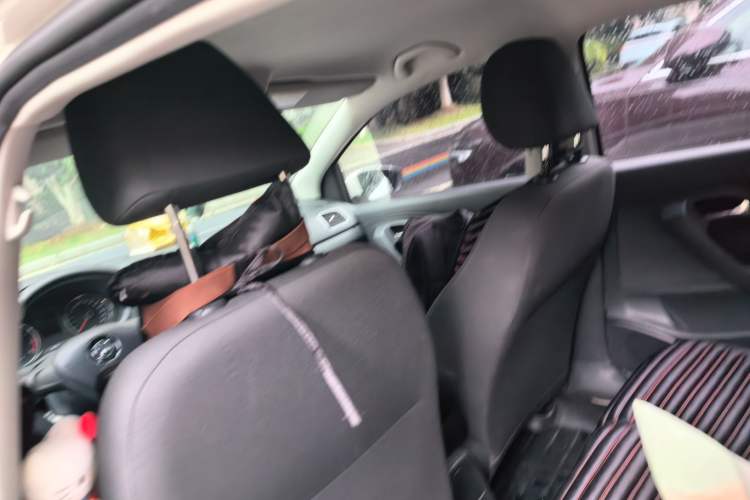 Used Volkswagen Polo 2014 1.6L Automatic Comfort Edition Headliner