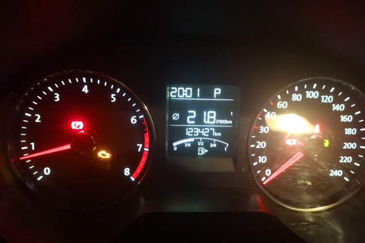 Used Volkswagen Polo 2014 1.6L Automatic Comfort Edition Instrument Cluster