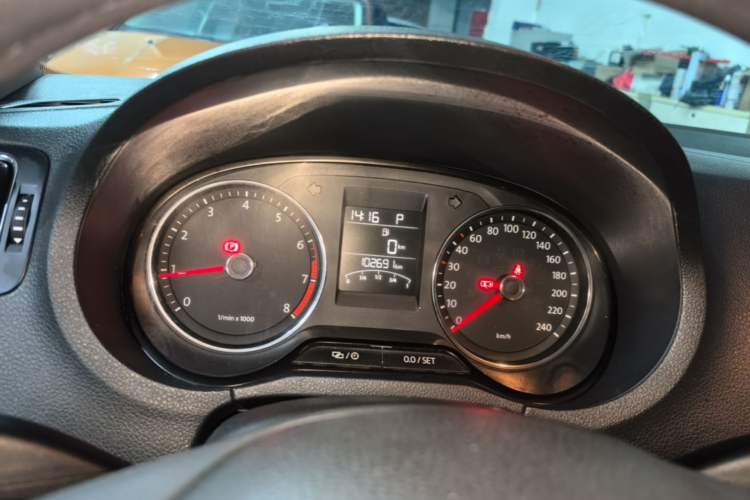 Used Volkswagen Polo 2014 1.6L Automatic Comfort Edition Instrument Cluster