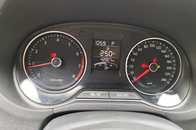Used Volkswagen Polo 2014 1.6L Automatic Comfort Edition Instrument Cluster