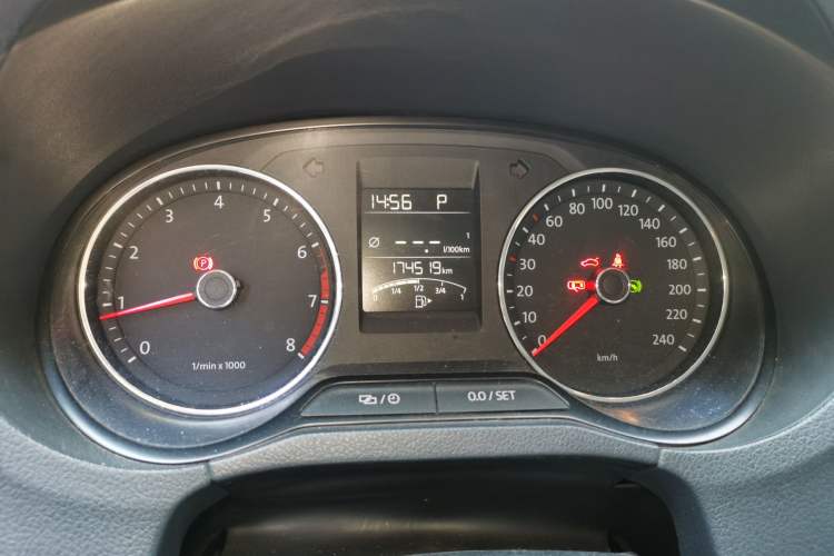 Used Volkswagen Polo 2014 1.6L Automatic Comfort Edition Instrument Cluster