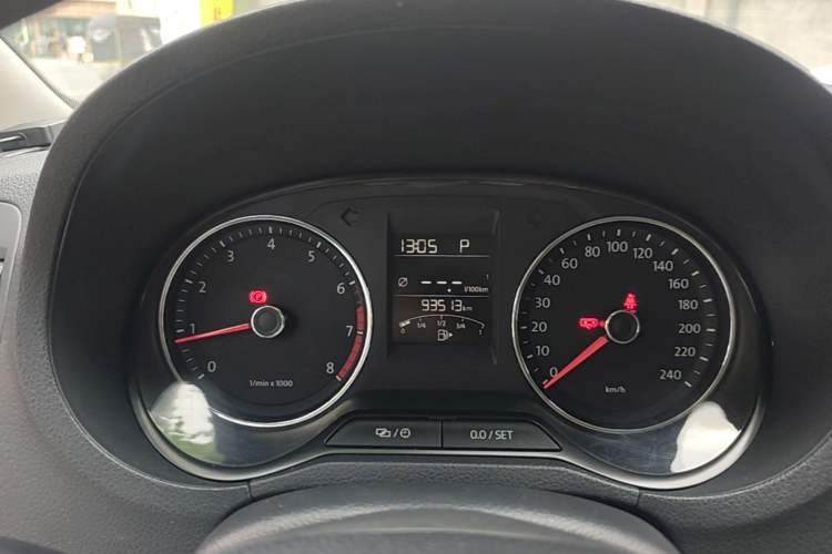 Used Volkswagen Polo 2014 1.6L Automatic Comfort Edition Instrument Cluster