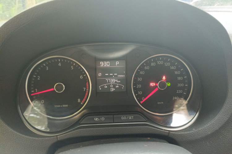 Used Volkswagen Polo 2014 1.6L Automatic Comfort Edition Instrument Cluster