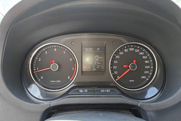 Used Volkswagen Polo 2014 1.6L Automatic Comfort Edition Instrument Cluster