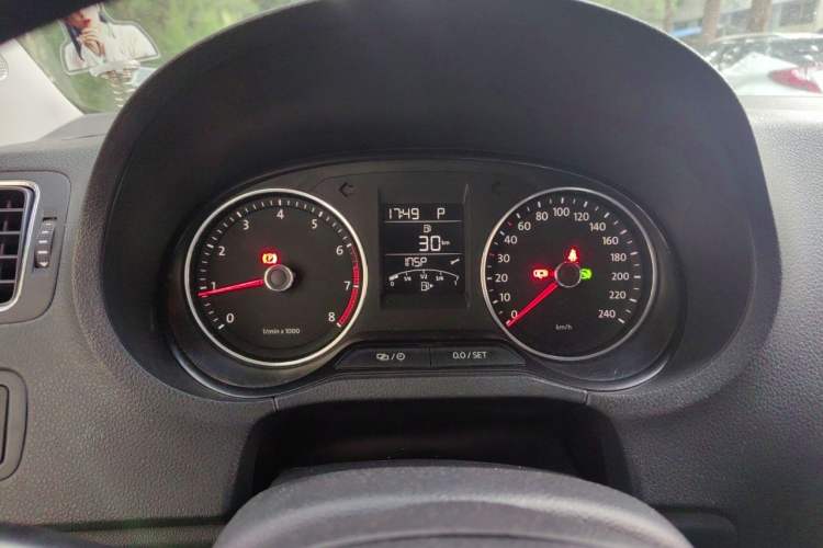 Used Volkswagen Polo 2014 1.6L Automatic Comfort Edition Instrument Cluster