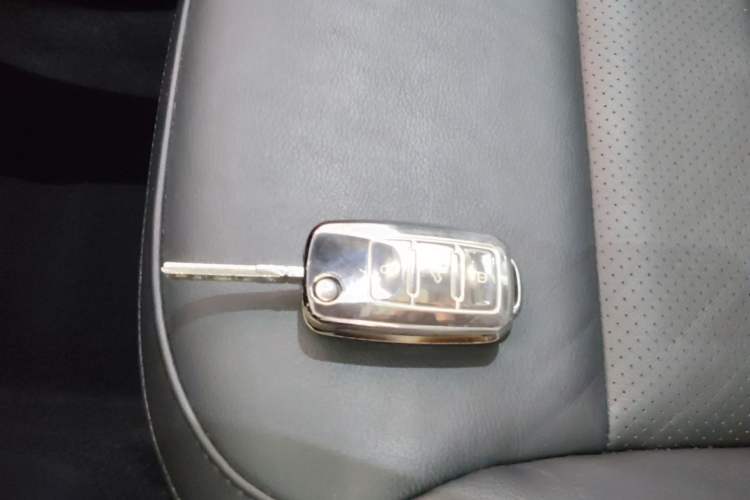 Used Volkswagen Polo 2014 1.6L Automatic Luxury Edition Interior 1