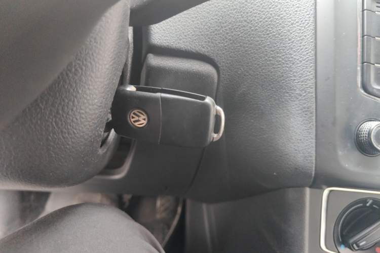 Used Volkswagen Polo 2014 1.6L Automatic Comfort Edition Interior 1
