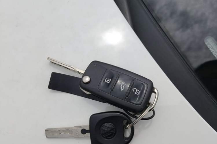 Used Volkswagen Polo 2014 1.6L Automatic Comfort Edition Interior 1