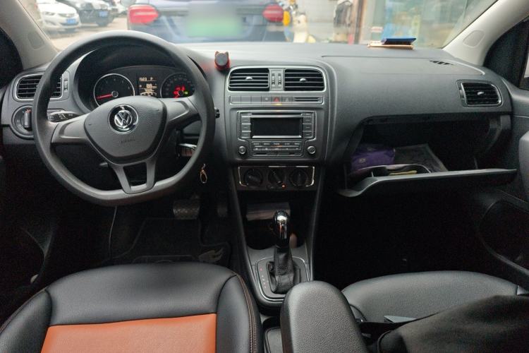Used Volkswagen Polo 2014 1.6L Automatic Comfort Edition Interior 2