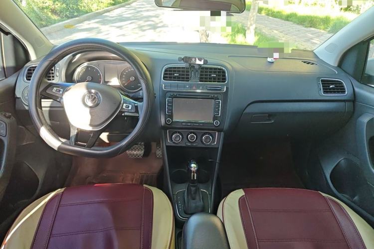 Used Volkswagen Polo 2014 1.4L Automatic Comfort Edition Interior 2